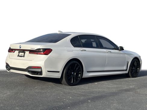 Used 2020 BMW 740i w/ M Sport Package image 28
