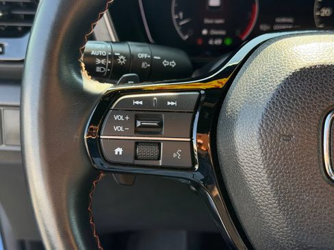 Used 2024 Honda Pilot TrailSport image 17