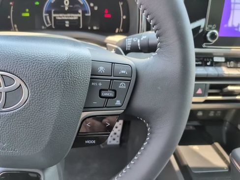 Used 2026 Toyota Camry SE w/ Convenience Package FWD image 16