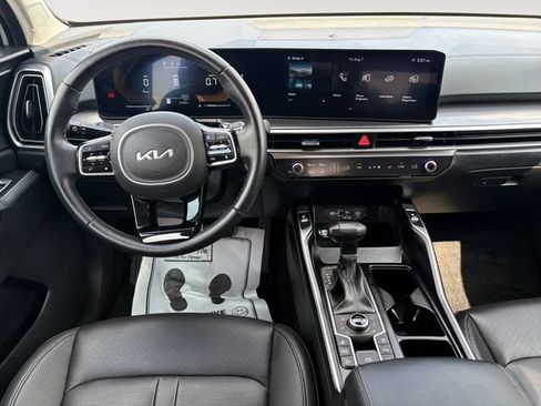 Certified 2025 Kia Sorento EX AWD/4WD image 10