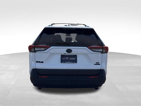 Used 2022 Toyota RAV4 LE AWD/4WD image 7