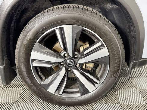Used 2023 Nissan Rogue Platinum FWD image 31
