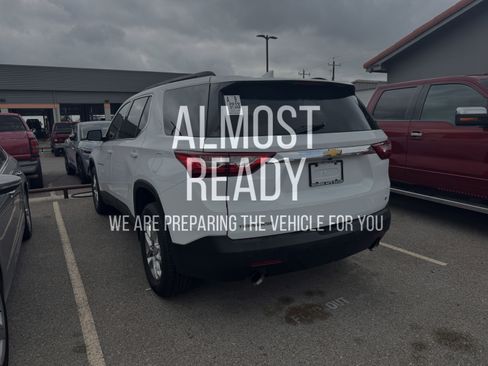 Used 2019 Chevrolet Traverse LT FWD image 3