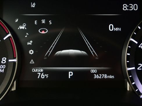Used 2023 Toyota Highlander XLE AWD/4WD image 28