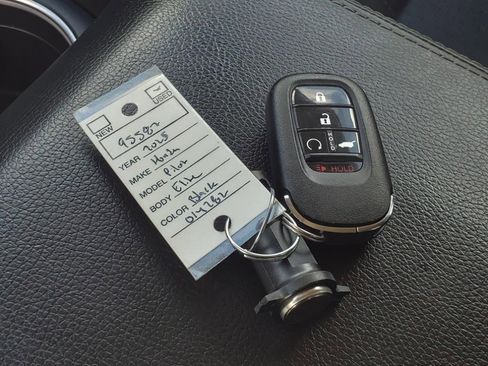 Used 2025 Honda Pilot Elite image 34