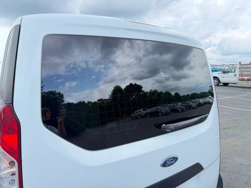 Used 2019 Ford Transit Connect XL FWD image 16