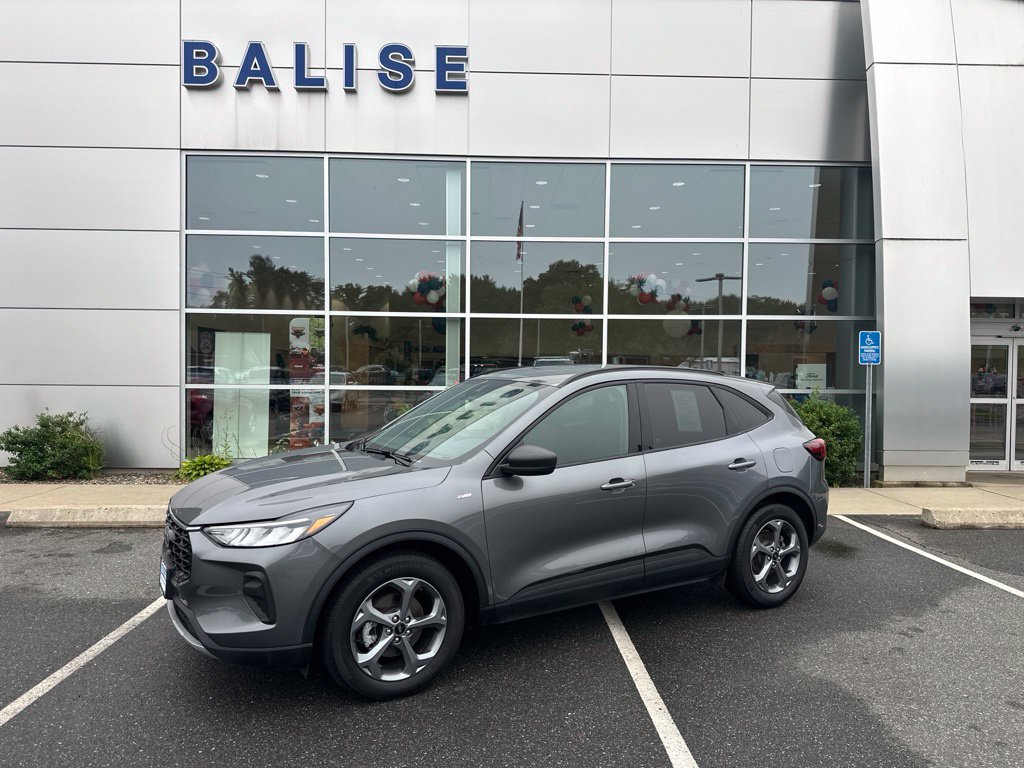 Used 2025 Ford Escape ST-Line FWD image 1