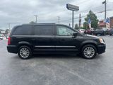 Used 2015 Chrysler Town & Country Touring w/ Driver Convenience Group image 4