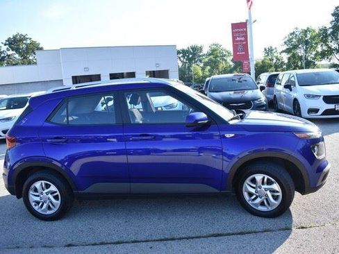 Used 2020 Hyundai Venue SEL FWD image 9