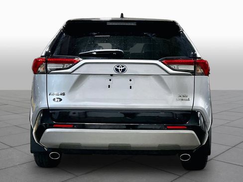 Used 2024 Toyota RAV4 XSE w/ Weather Package AWD/4WD image 5