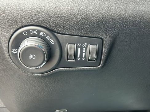 Used 2022 Jeep Compass Limited w/ Sun and Sound Group image 14