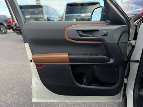 Used 2024 Ford Bronco Sport Outer Banks w/ Tech Package image 12