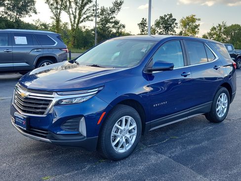 Used 2022 Chevrolet Equinox LT w/ Driver Convenience Package image 3