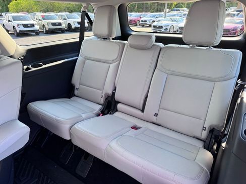 Used 2025 Ford Expedition Max Platinum w/ Driver's Package image 45