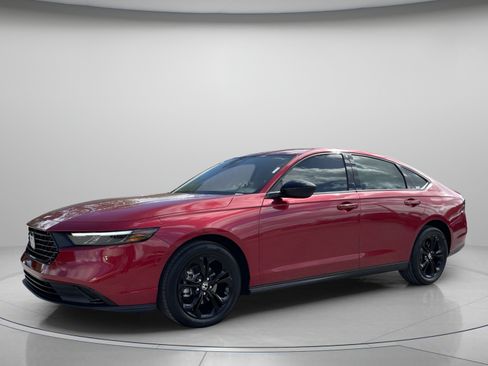 Used 2025 Honda Accord SE image 2