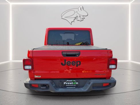 Used 2025 Jeep Gladiator Sport AWD/4WD image 4