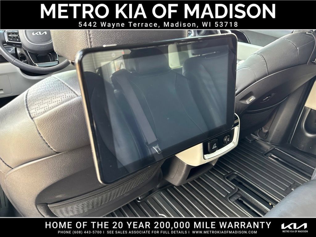 Used 2024 Kia Carnival SX Prestige FWD image 38