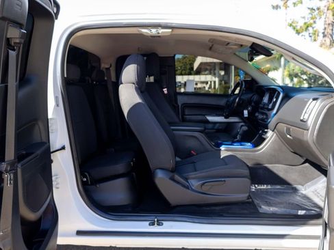 Used 2020 Chevrolet Colorado LT image 14