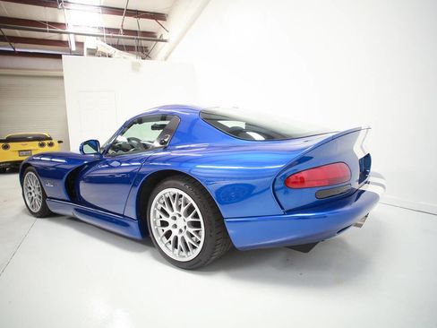 Used 1997 Dodge Viper GTS RWD image 5