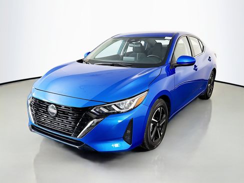 Used 2025 Nissan Sentra SV image 4