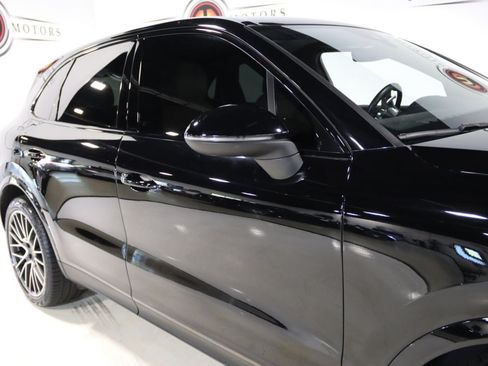 Used 2022 Porsche Cayenne Platinum Edition AWD/4WD image 78