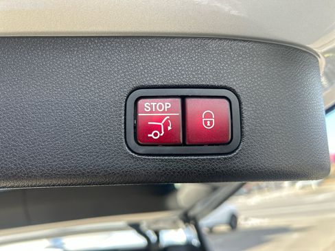 Used 2017 Mercedes-Benz GLS 450 4MATIC image 15