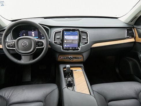 Certified 2023 Volvo XC90 B5 Plus w/ Protection Package Premier image 30