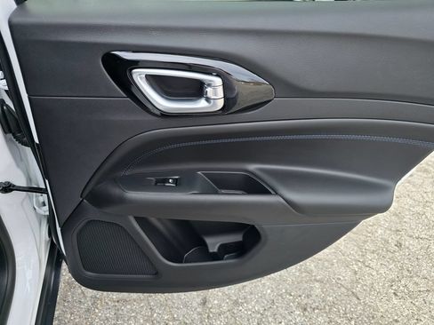 New 2026 Jeep Compass Latitude AWD/4WD image 39