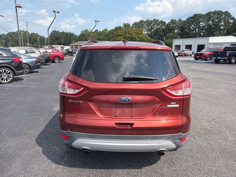 Used 2015 Ford Escape SE w/ Equipment Group 201A FWD image 4