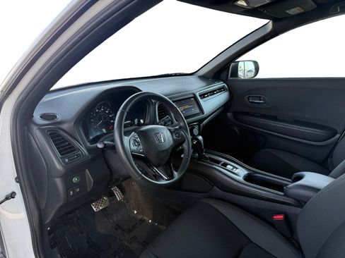 Used 2021 Honda HR-V Sport image 9