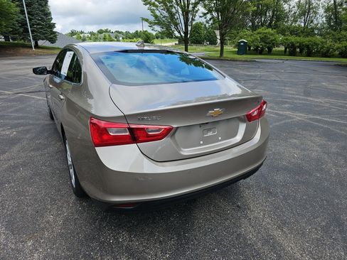 Used 2024 Chevrolet Malibu LT FWD image 2
