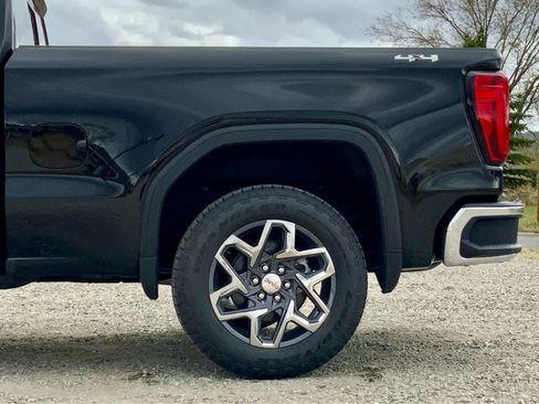 New 2025 GMC Sierra 1500 SLE w/ Preferred Package image 14