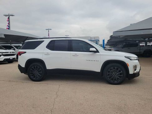 Used 2023 Chevrolet Traverse RS FWD image 9
