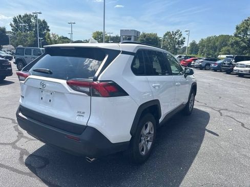 Used 2025 Toyota RAV4 XLE AWD/4WD image 4