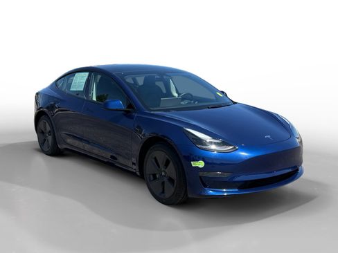 Used 2023 Tesla Model 3 Standard Range RWD image 7