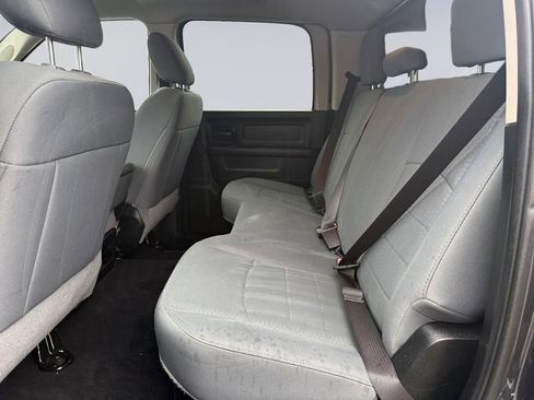 Used 2018 RAM 1500 Express image 16