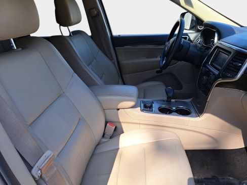 Used 2014 Jeep Grand Cherokee Limited image 10