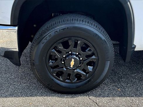 Used 2022 Chevrolet Silverado 2500 LT w/ Convenience Package image 29