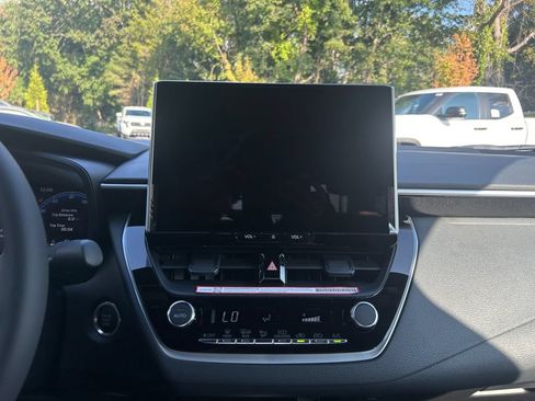 Used 2026 Toyota Corolla SE w/ SE Package FWD image 21