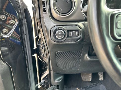Used 2022 Jeep Gladiator Sport AWD/4WD image 23