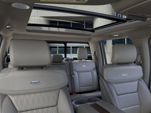 New 2025 Ford F250 Platinum w/ Platinum Plus Package image 44