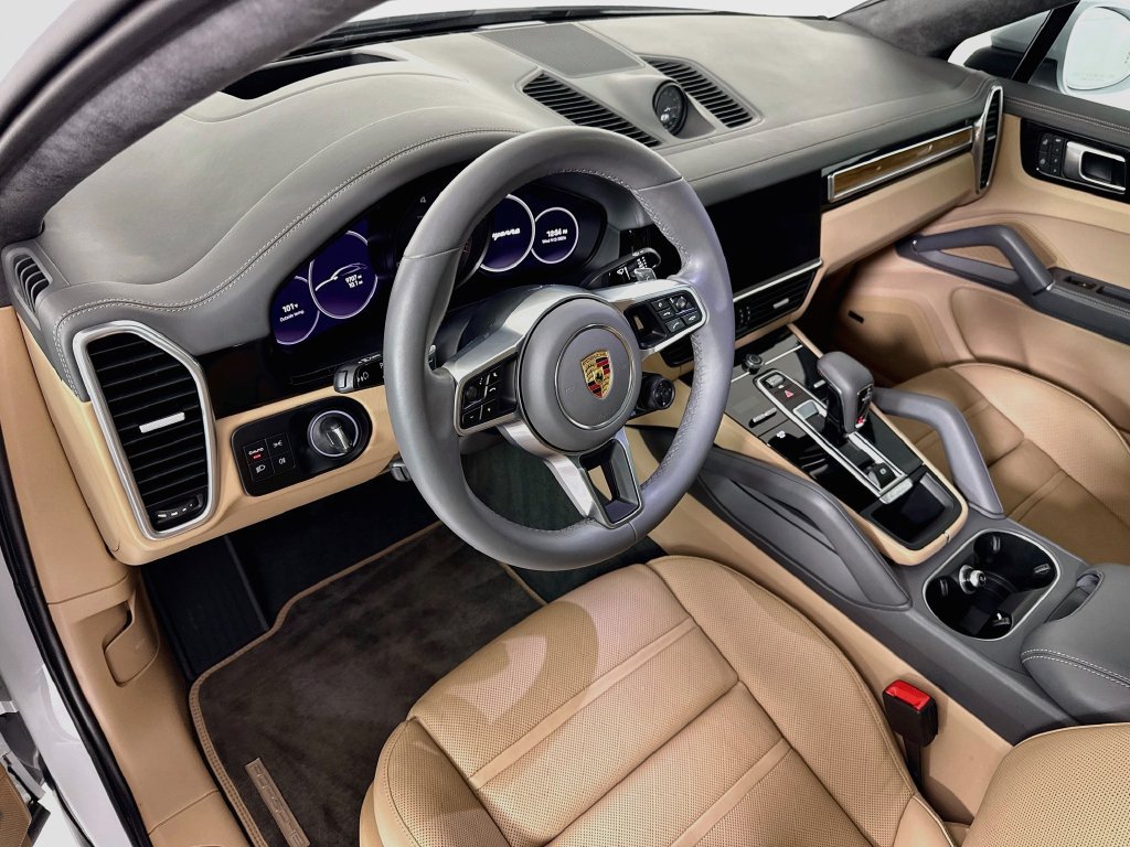 Used 2023 Porsche Cayenne Coupe AWD/4WD image 9