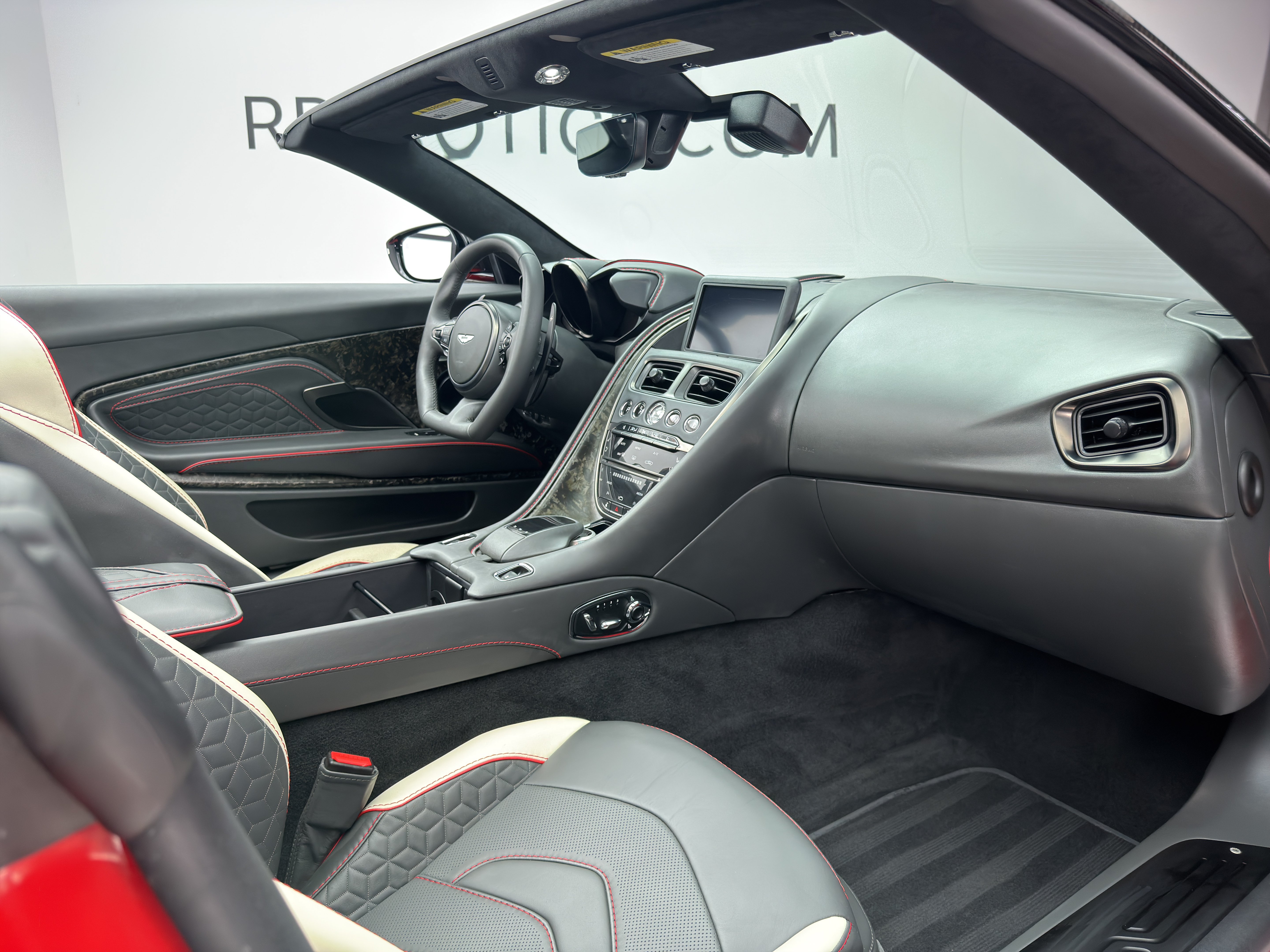 Used 2023 Aston Martin DBS Superleggera Volante RWD image 26