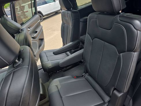 New 2026 Jeep Grand Cherokee L Limited AWD/4WD image 16