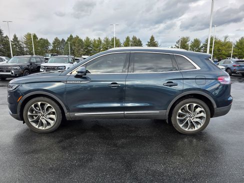 Used 2023 Lincoln Nautilus Reserve image 2