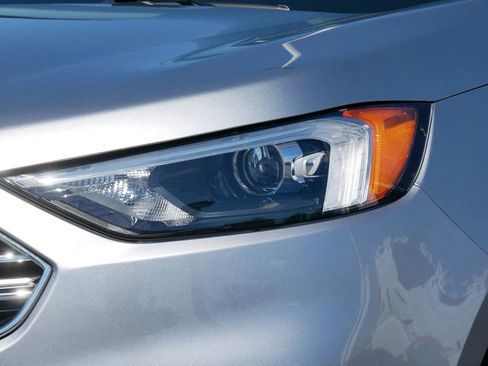 Certified 2024 Ford Edge Titanium image 5