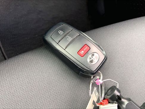 Used 2025 Toyota Tacoma SR5 image 14