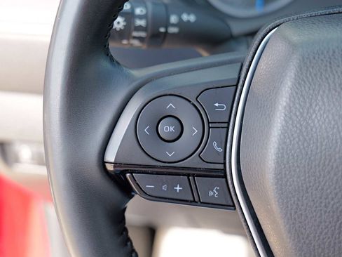 Used 2023 Toyota Venza Nightshade image 13