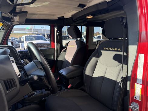 Used 2014 Jeep Wrangler Unlimited Sahara w/ Trailer Tow Group image 31