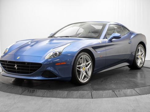 Used 2016 Ferrari California T RWD image 15